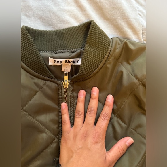 Trendy Olive Green Quilted Bomber Jacket with Zip Pockets - Picture 4 of 8